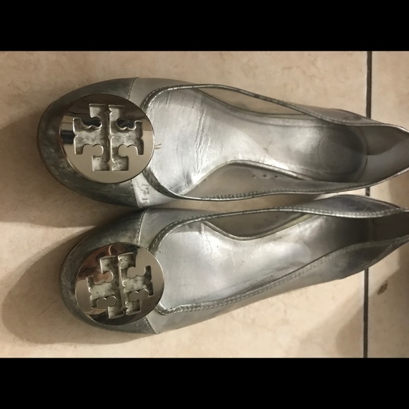 Shoes - Picture 2 of 3