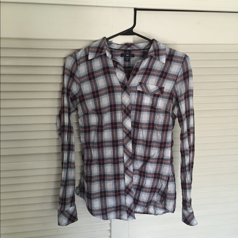Gap button up