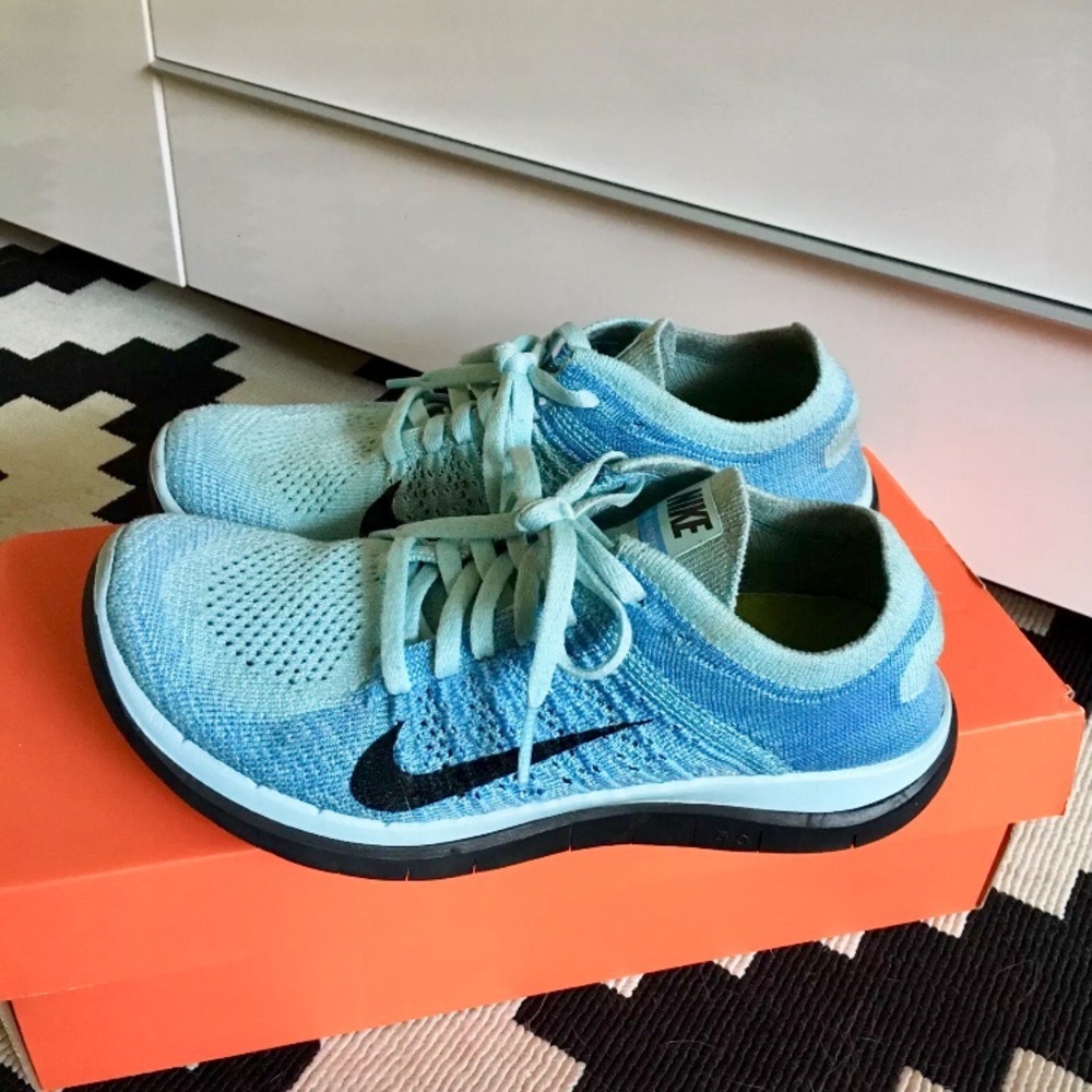 SOLD Nike 4.0 womens flyknit running shoe sneakers - Picture 3 of 6