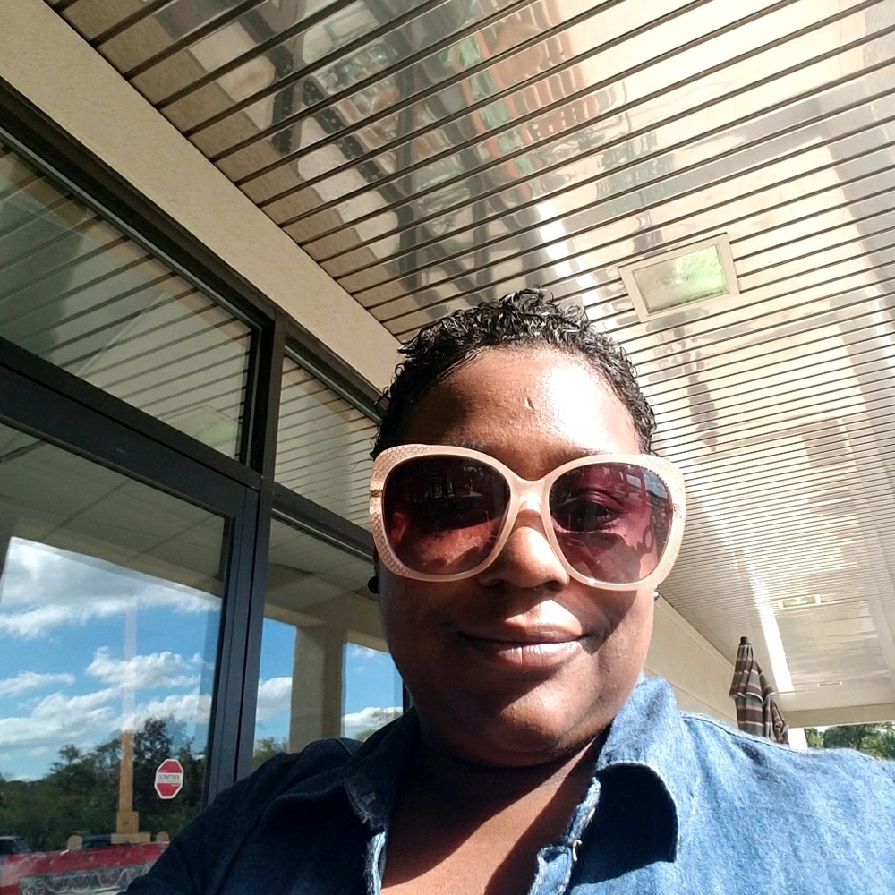 Meet your Posher, Kelly