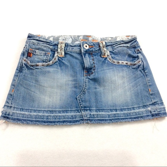 Miss Me Lace Micro Mini Skirt - Picture 3 of 6