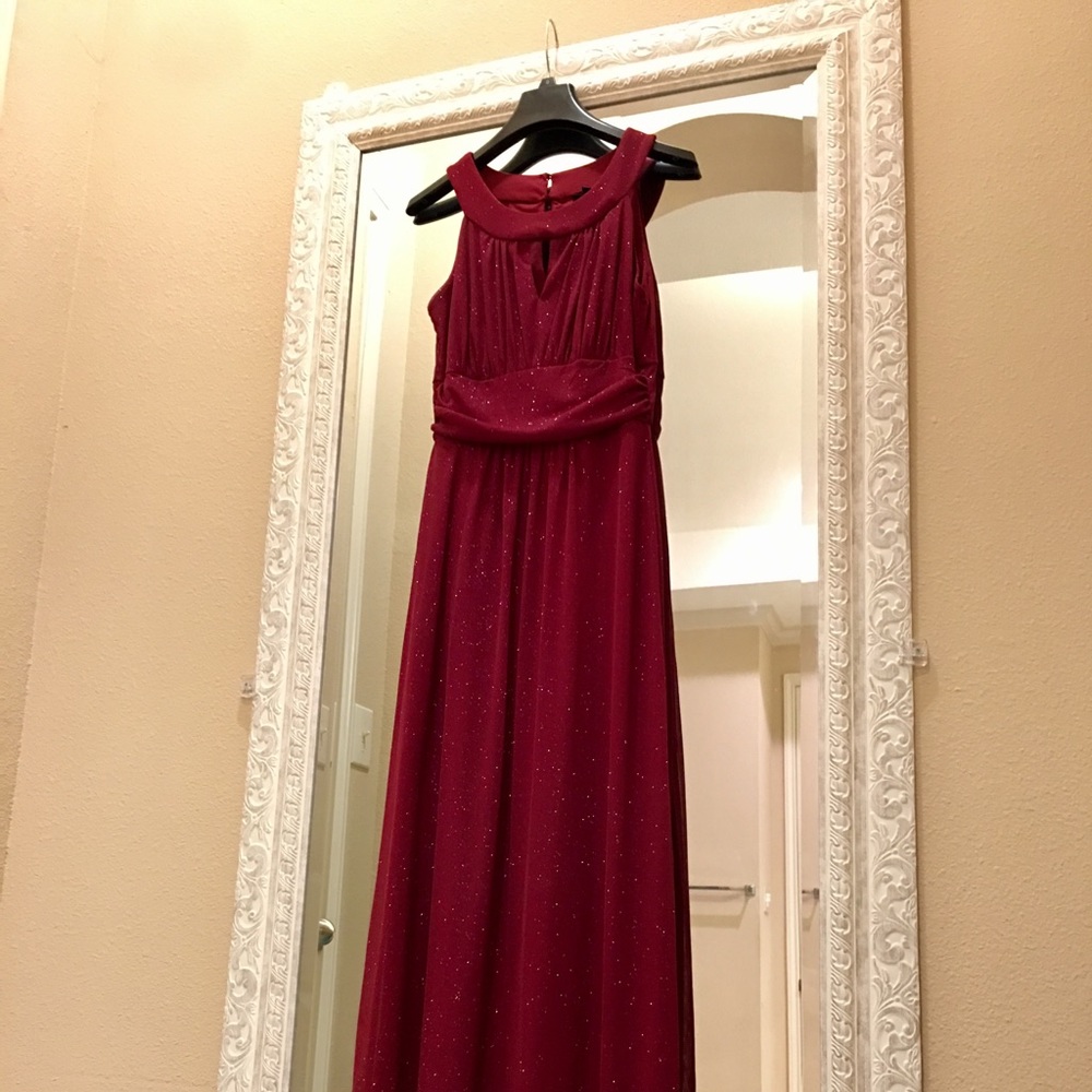 Beautiful red long dress size 4-New without tag