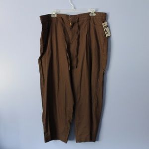 NWT Women's Lee Capri in Brown