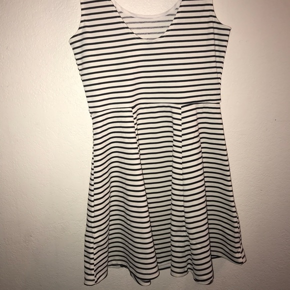 Striped dress - Picture 3 of 3