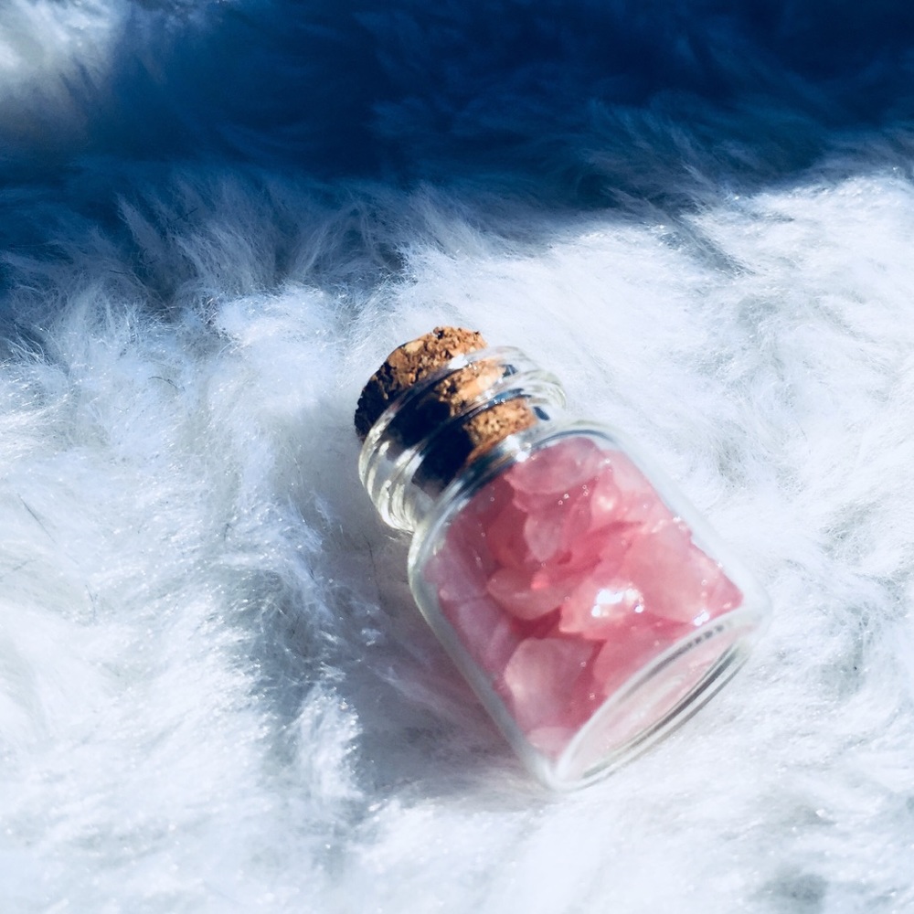 ✨SALE✨• Rose Quartz Healing Crystal Vial✨ CCO
