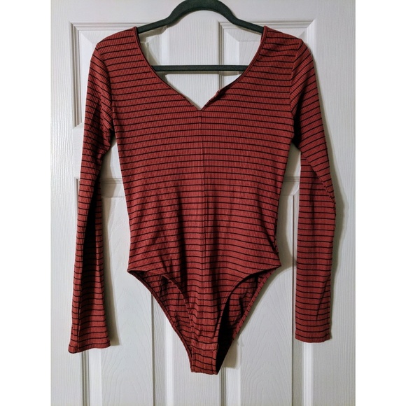 Ribbed Open Back Long Sleeve Striped Bodysuit - Picture 3 of 4
