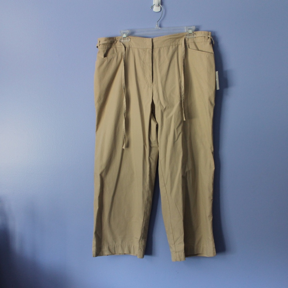 NWT Khaki Sagharbor Capri