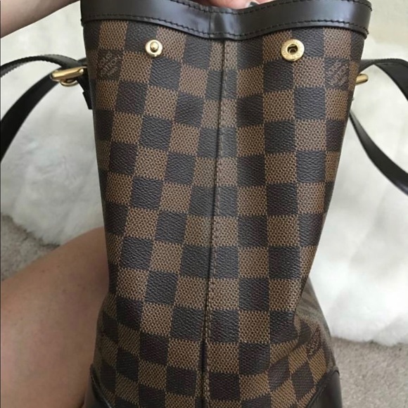 Louis Vuitton Tote - Picture 6 of 8
