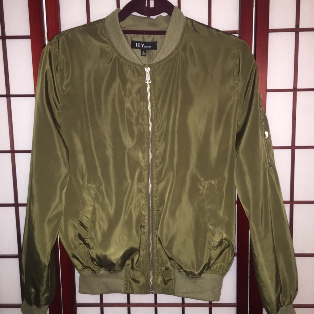 BOMBER JACKET
