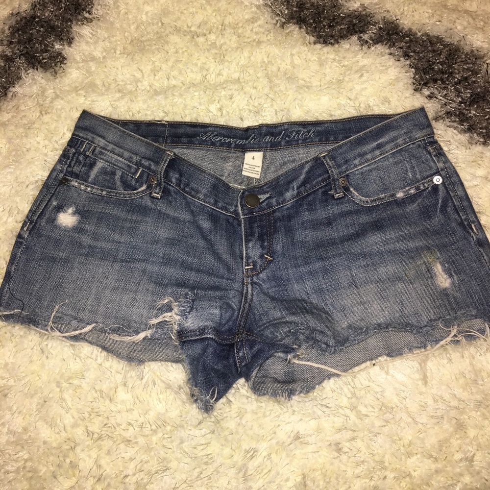 Abercrombie & Fitch cut off denim shorts