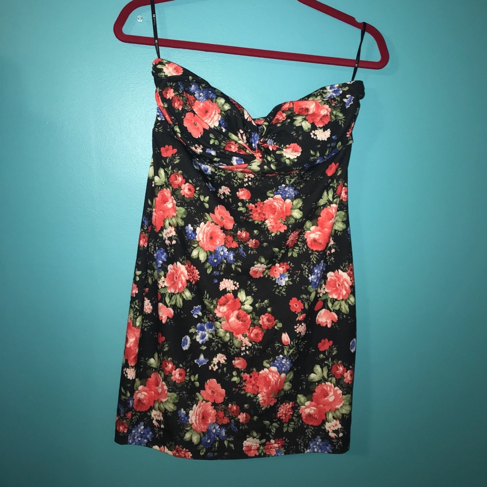 Floral strapless dress