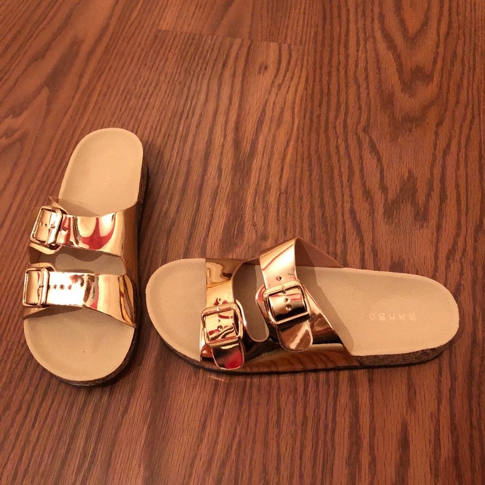 *NWT* Gold strap sandals