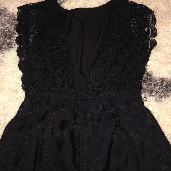Lace romper - Picture 3 of 4