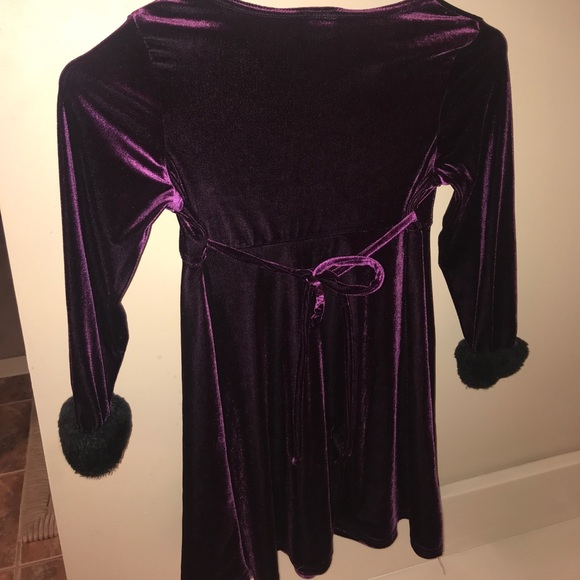 Soft velvety girls dress - Picture 2 of 2