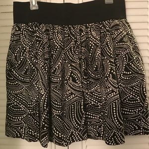 Great print skirt!