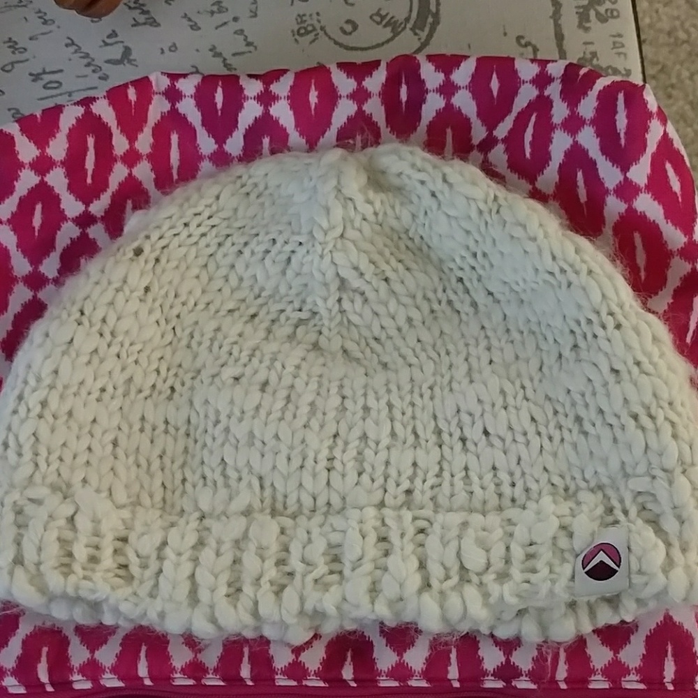 American Eagle wool hat