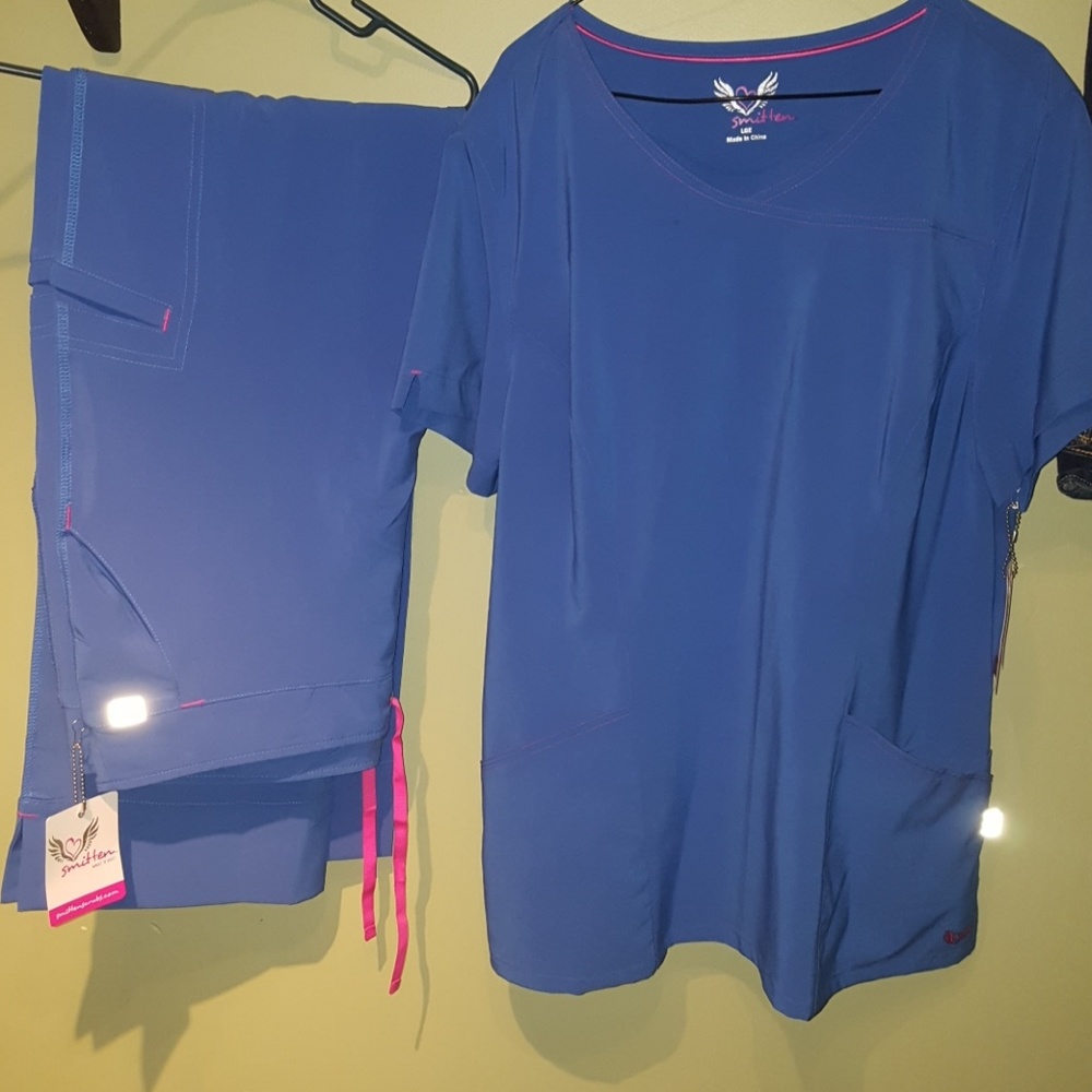 Scrub set