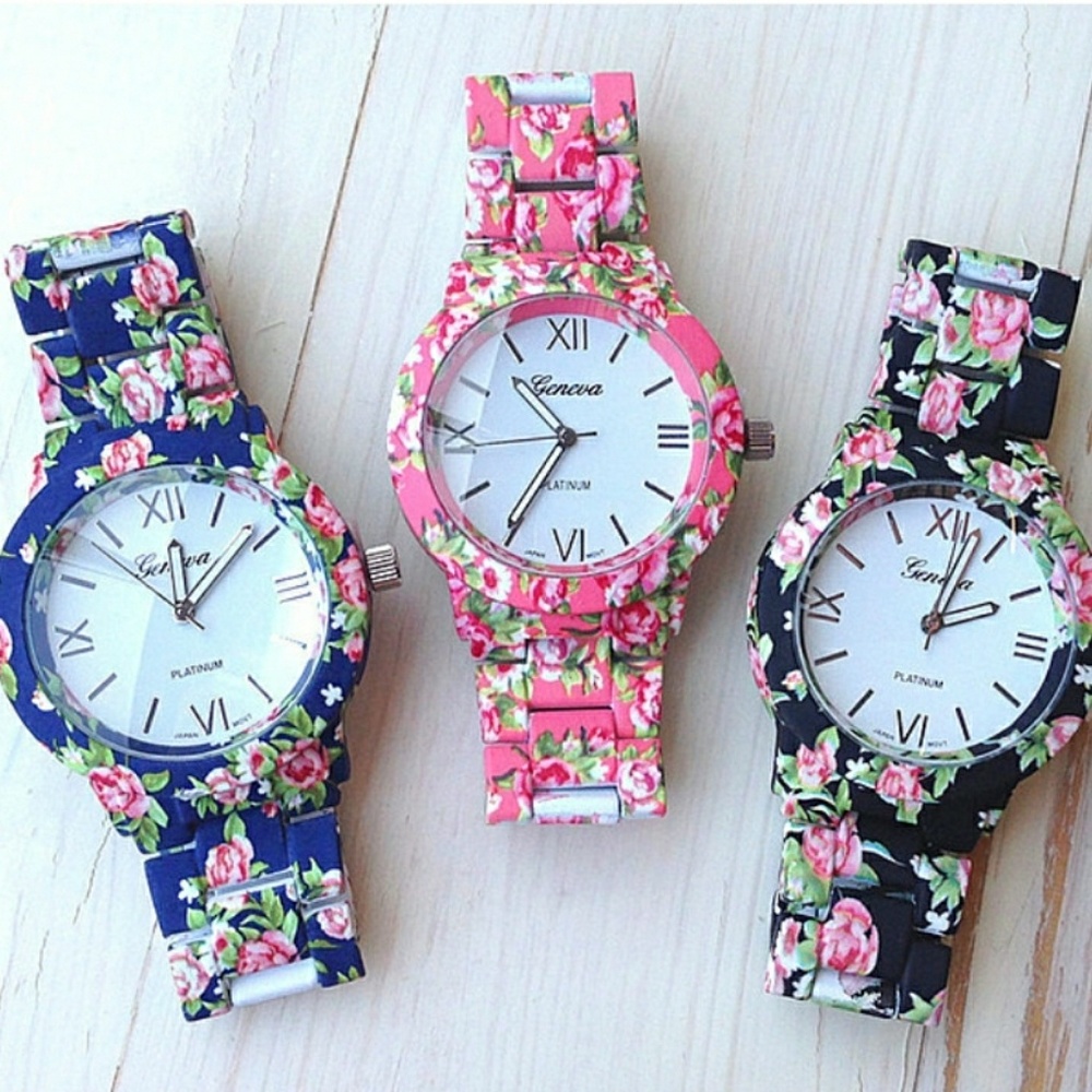 ⬇️ Floral blossom watch - Picture 2 of 8