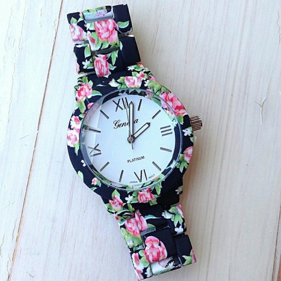 ⬇️ Floral blossom watch - Picture 3 of 8