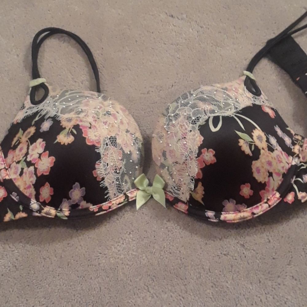 Vs push up bra