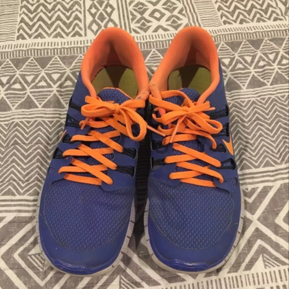 Nike Free Runs Size 9