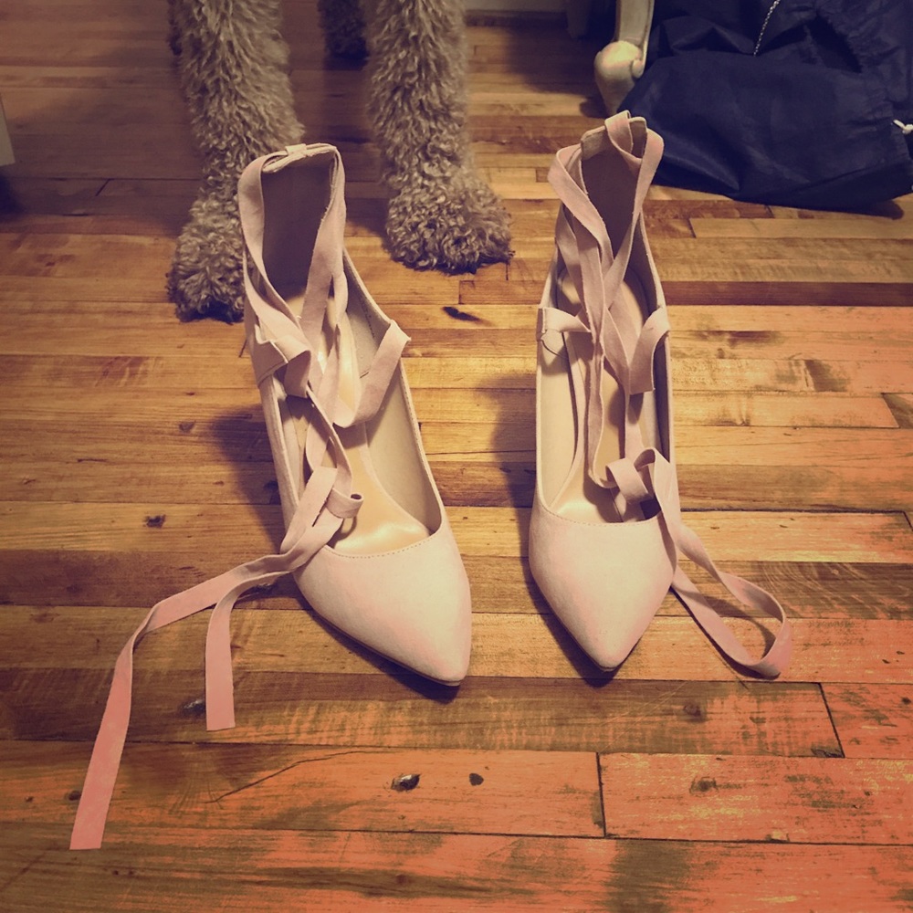 Nude Pumps