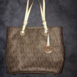 Michael Kors Jet Set Tote