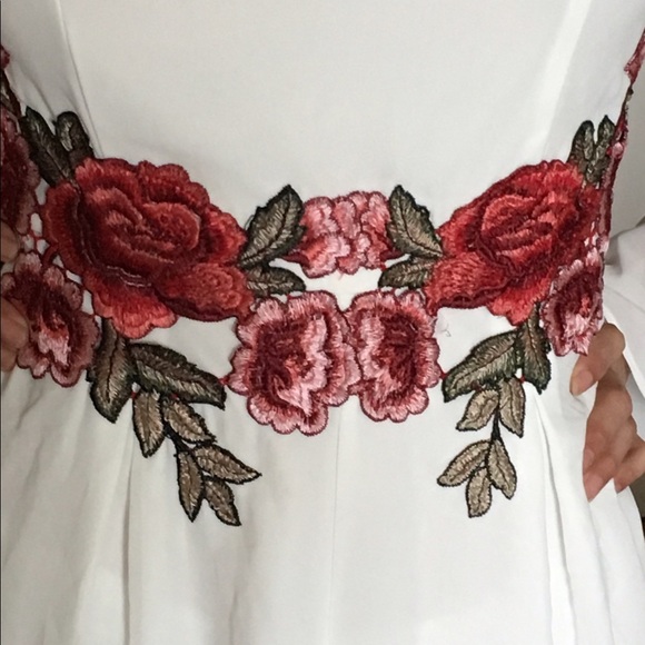 Beautiful rose patch romper medium - Picture 4 of 4