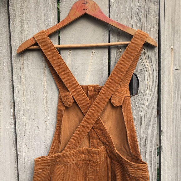 Major Wendy Torrance vibes ⛏ tan corduroy overalls - Picture 2 of 3