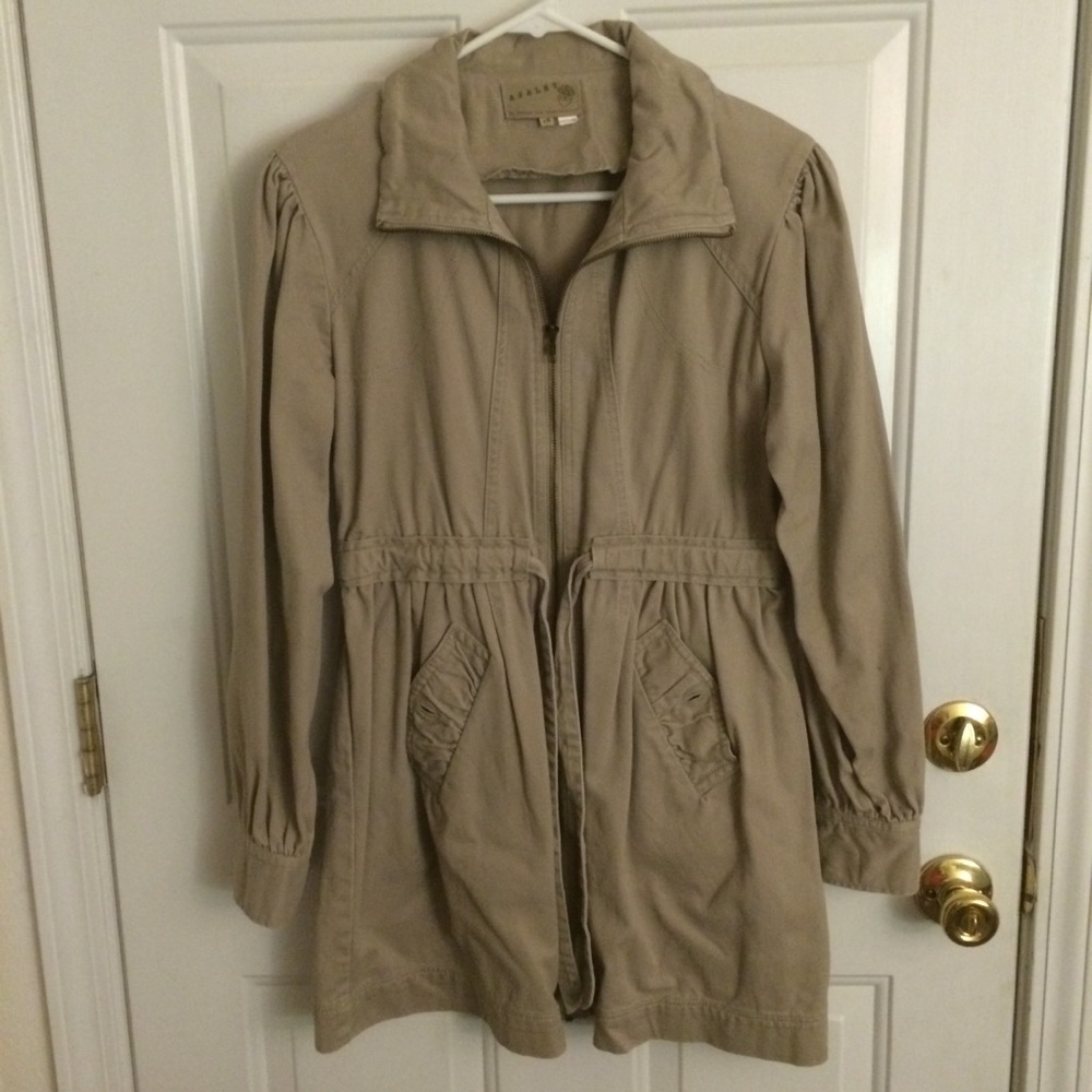 Khaki trench