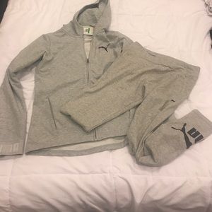 Puma Hoodie/leggings outfit