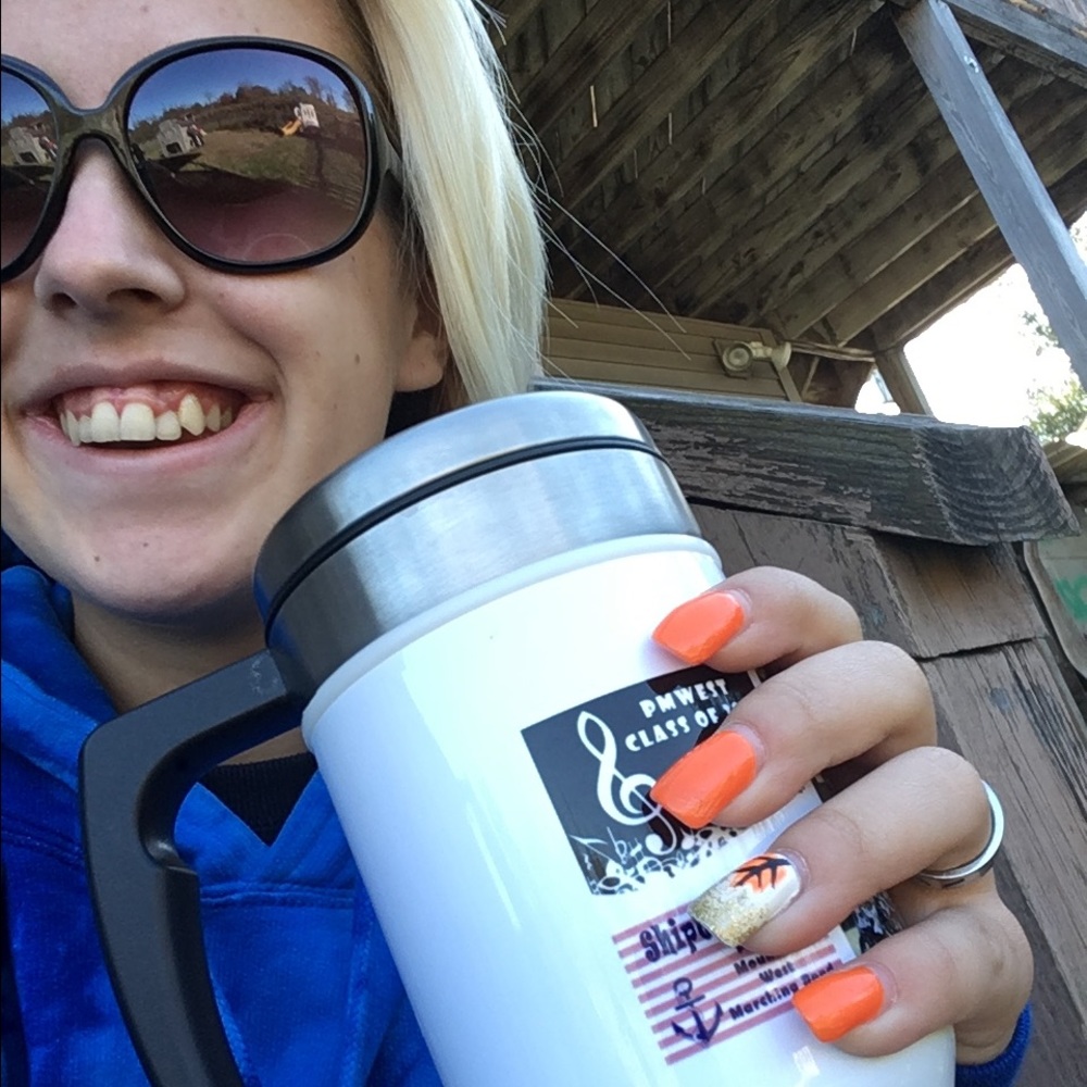 Meet your Posher, Lizzy