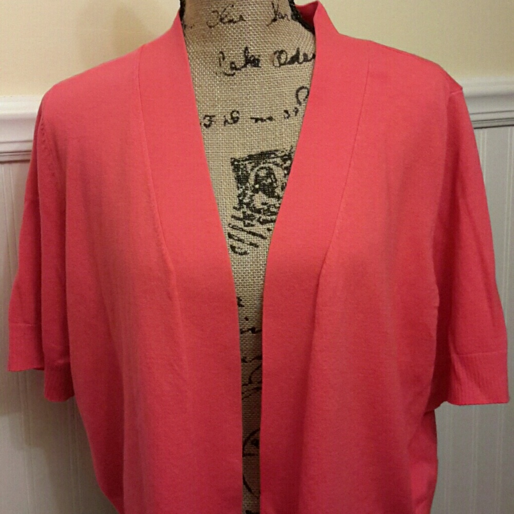Short sleeve shrug