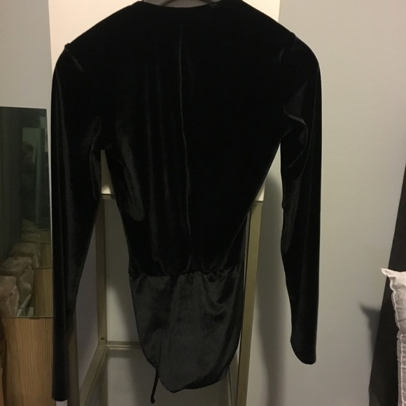 Reformation Avalon velvet bodysuit - Picture 4 of 4