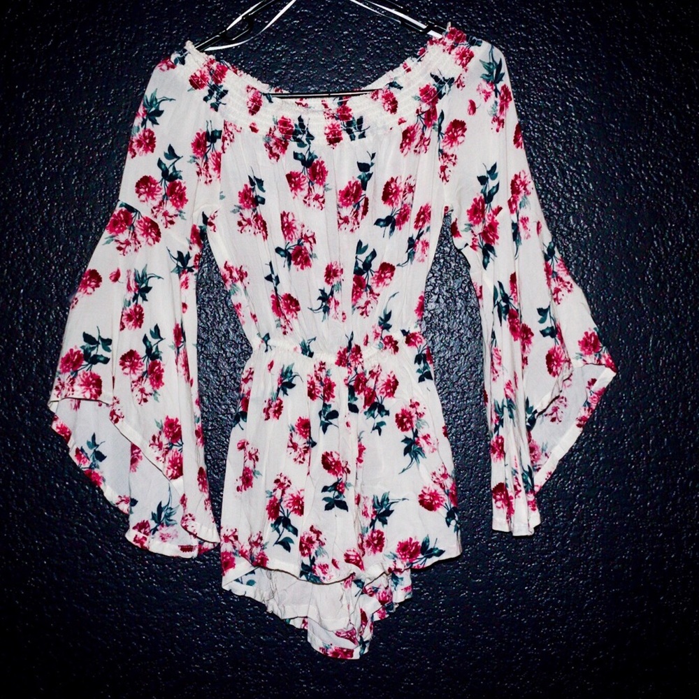 Offshoulder floral romper