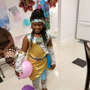 Meet your Posher, Sonya