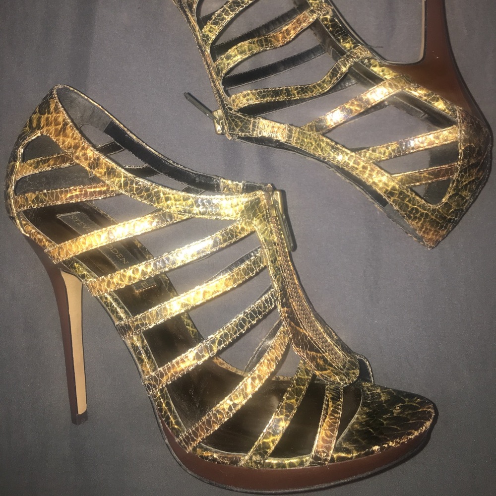 Steve Madden Luxe snake print stilettos size 10M