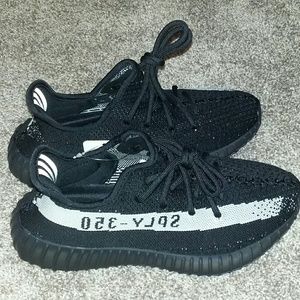 350 Yeezy Boost (Black & White) 350 Yeezy Boost (Black & White)