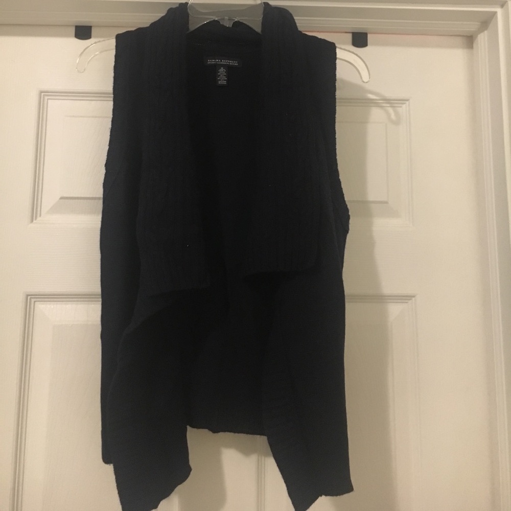Sweater vest