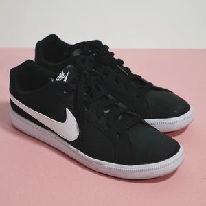 WOMENS NIKE COURT ROYALE