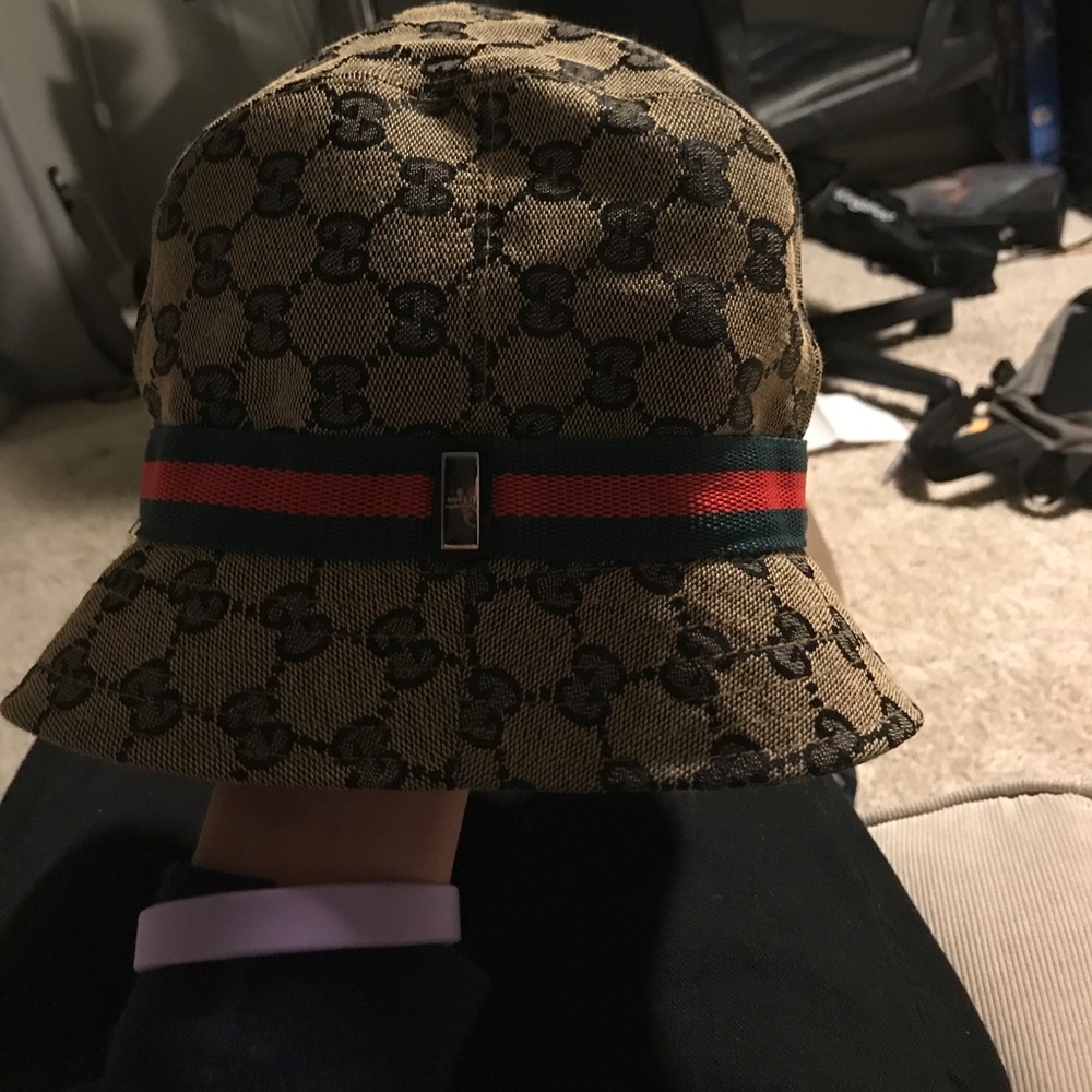 Gucci bucket hat