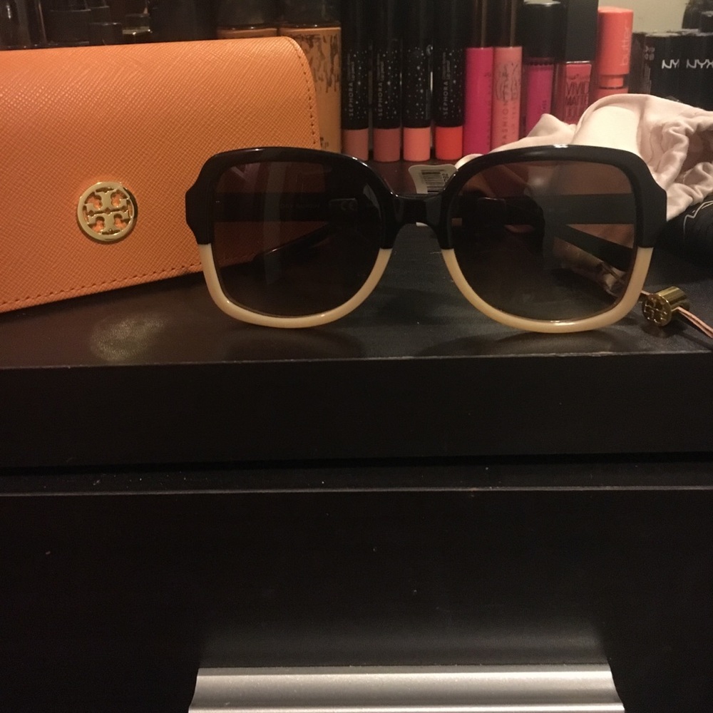 Tory burch sunglasses