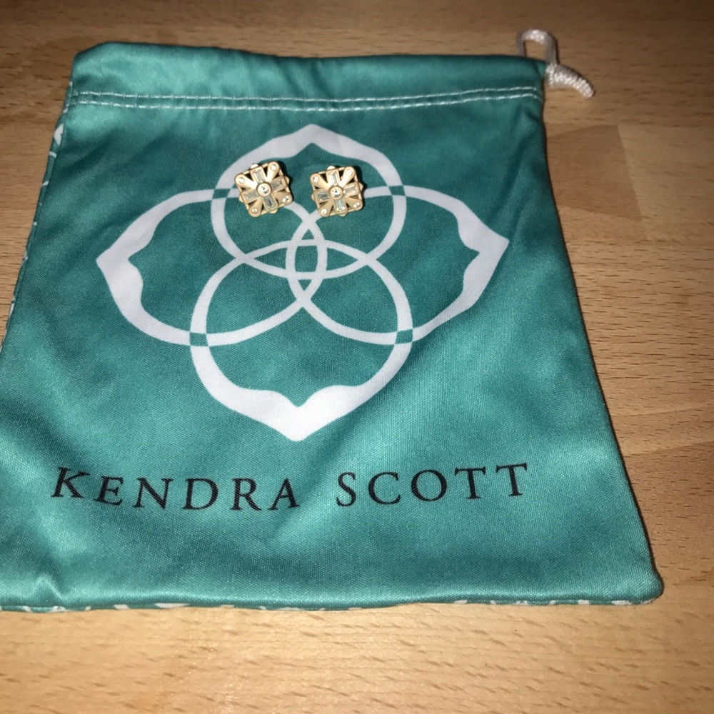 Kendra Scott Stud earrings