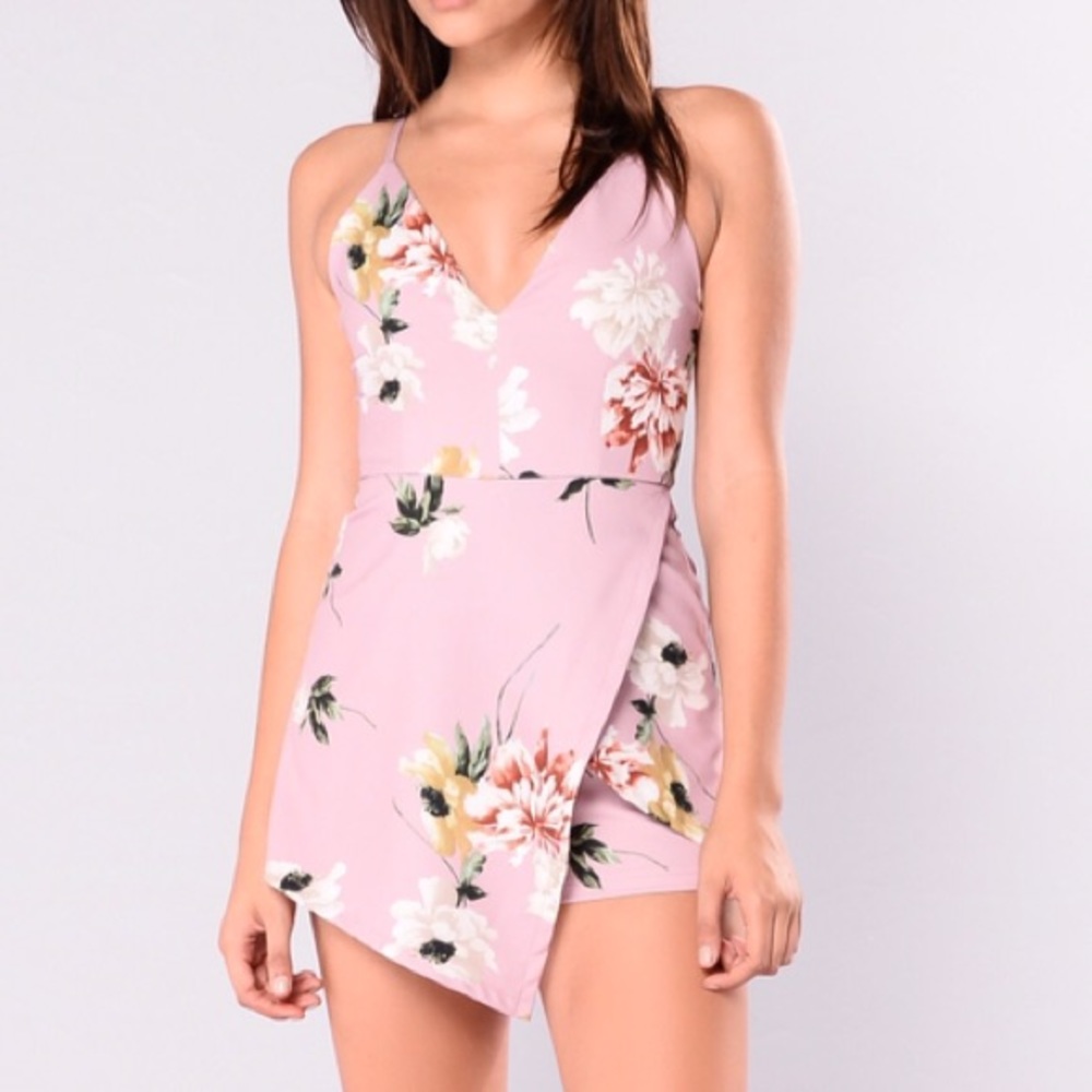 BRAND NEW Pink Floral Romper! 🌸