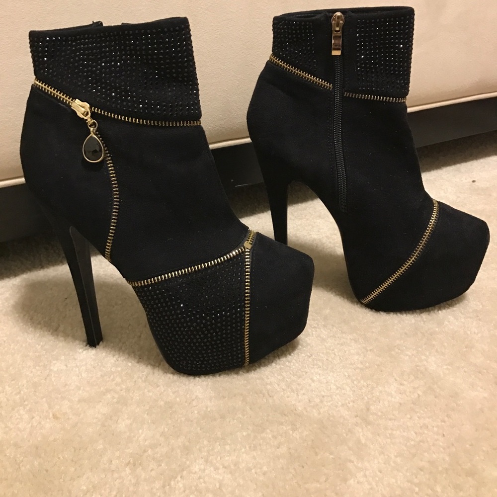 Bebe Ankle Bootie- Black