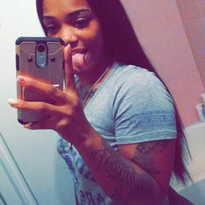 Meet your Posher, Leshauntinia