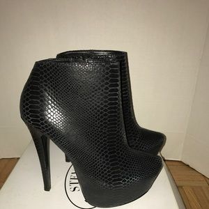 Steve Madden Stiletto Snake Skin Print Booties