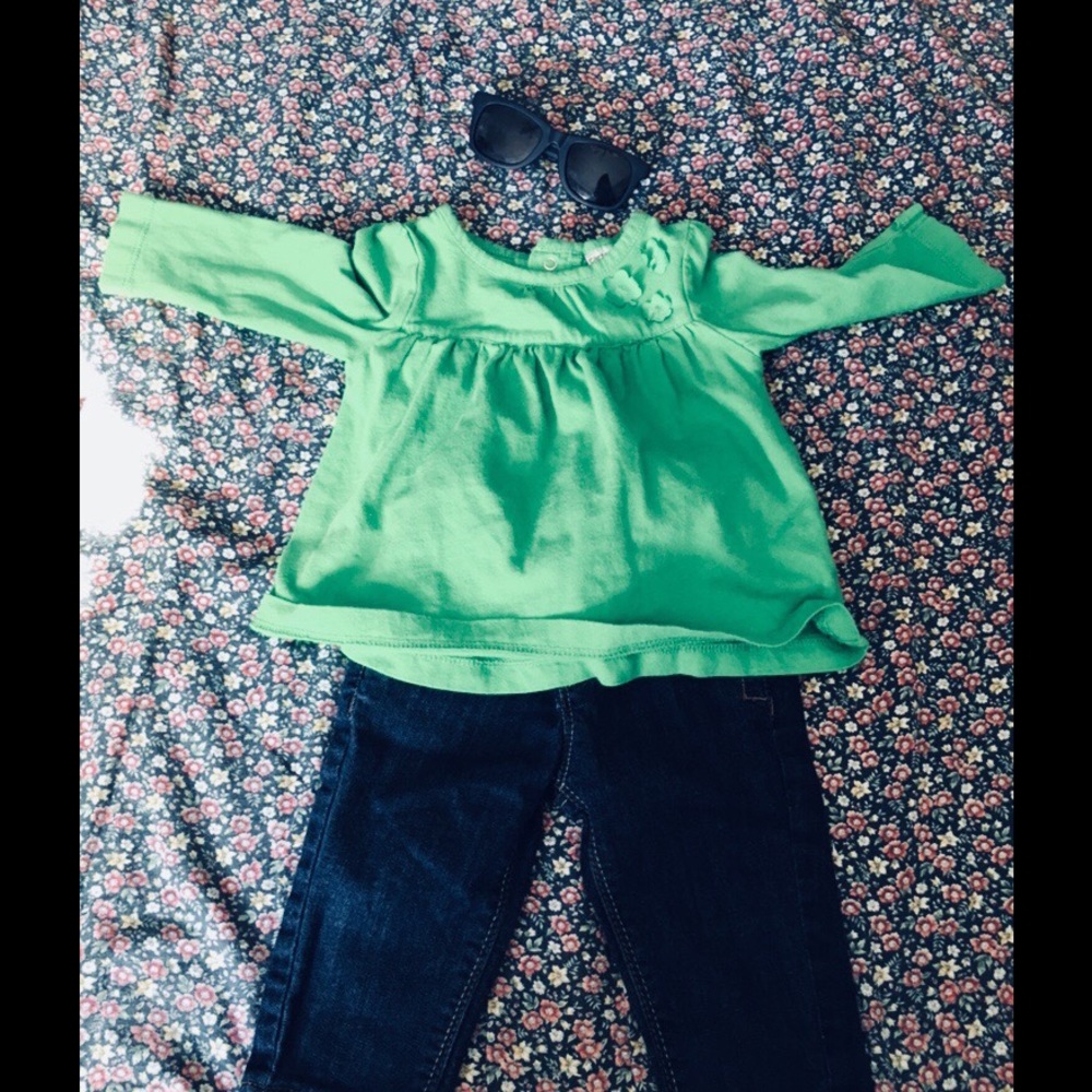 Green baby girl shirt 👚 and jeans!