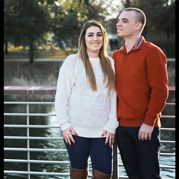 🙋🏻 MEET THE POSHER! - Picture 3 of 5