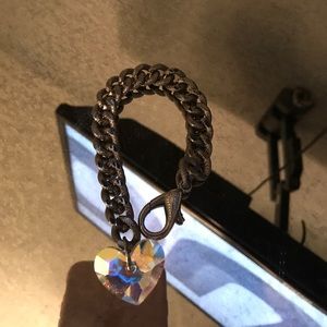 Hrh collection limited edition heart charm